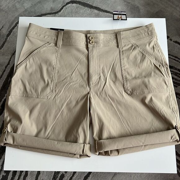 NWT Eddie Bauer Bermuda Short Rolled Hem Tan - Picture 2 of 12